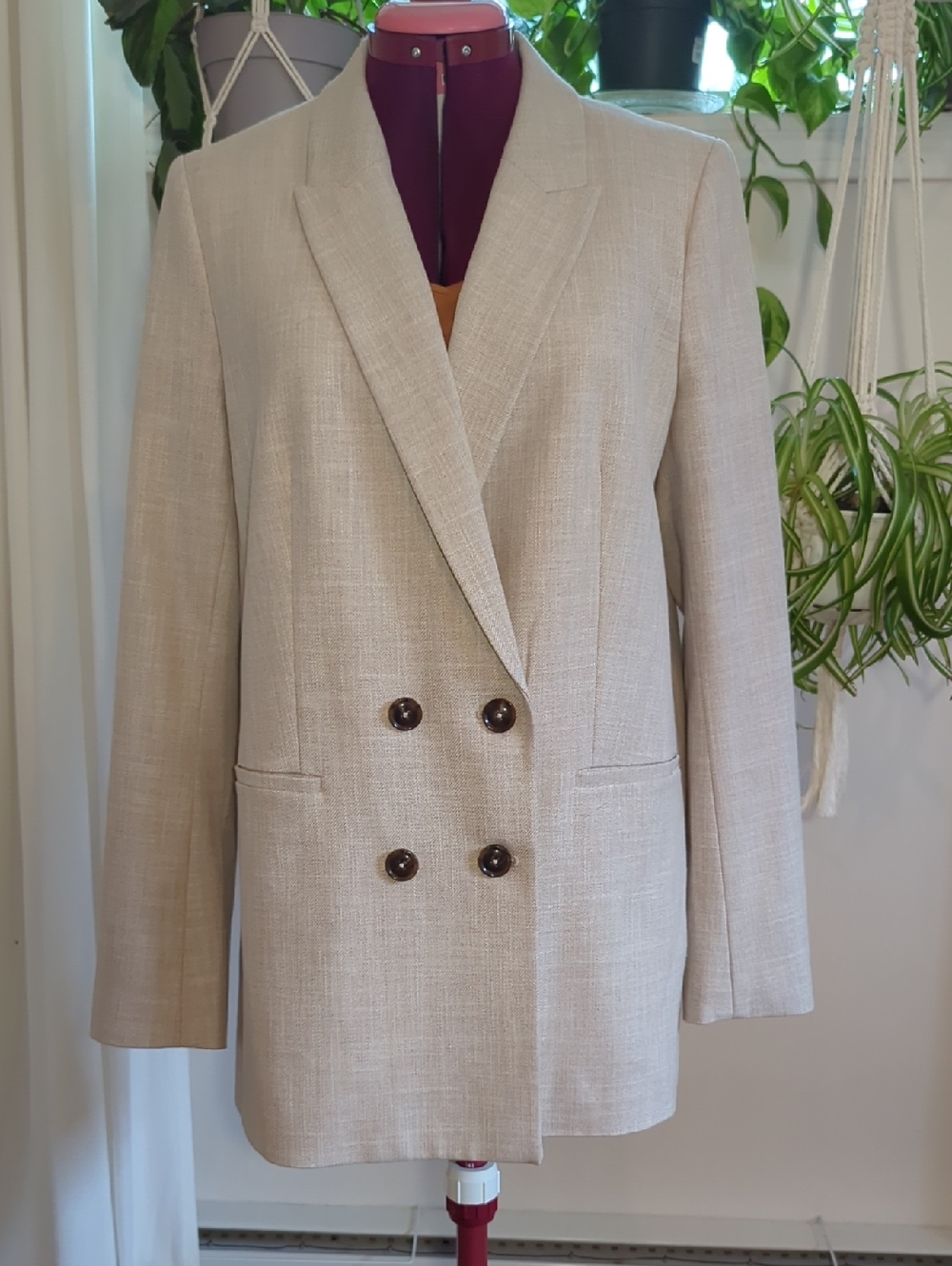 RW&CO. Double-Breasted Cream-Tone Blazer / 12 US